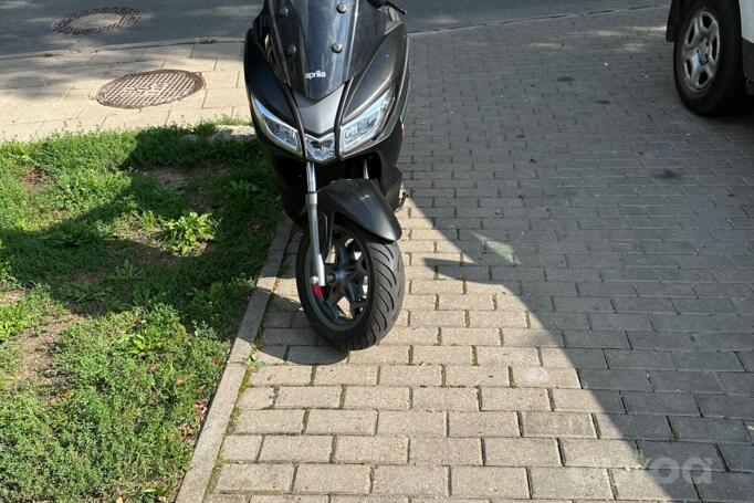 Aprilia SR