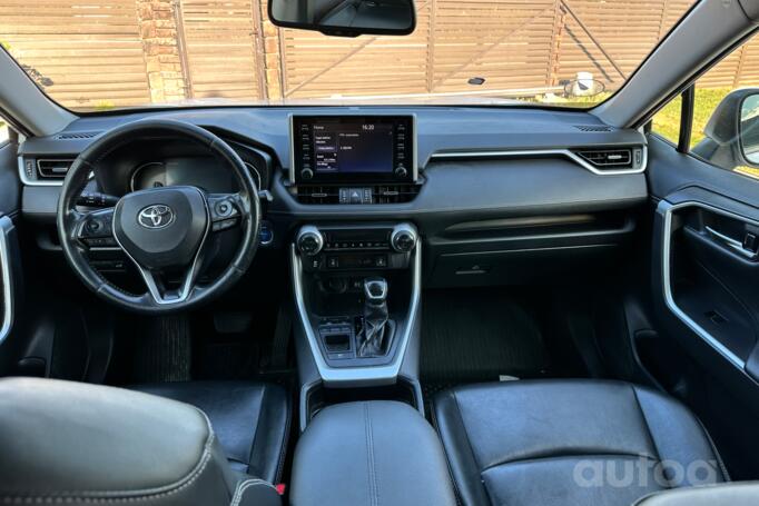 Toyota RAV4 4 generation [restyling] Crossover