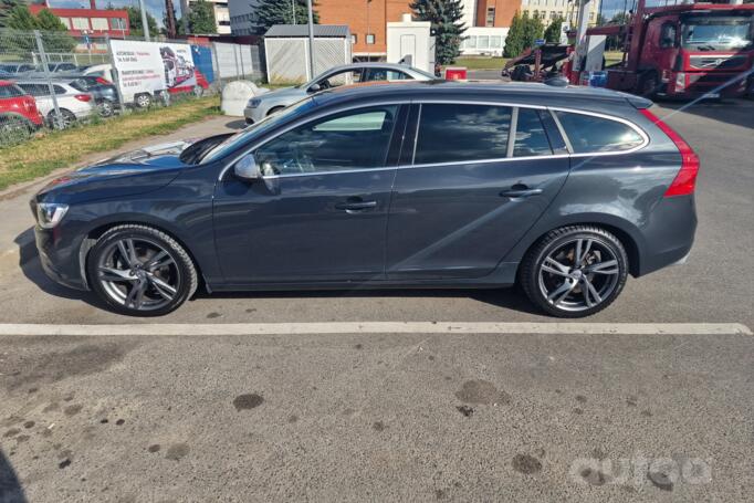 Volvo V60 1 generation [restyling] wagon 5-doors