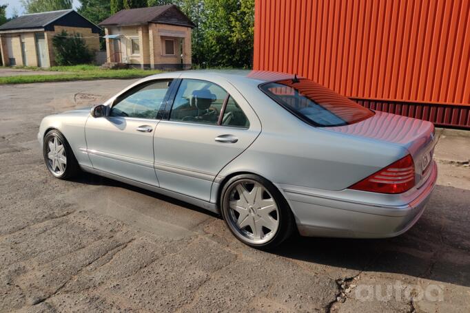 Mercedes-Benz S-Class W220 Sedan