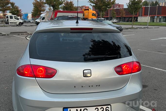 SEAT Leon 2 generation [restyling] Hatchback 5-doors