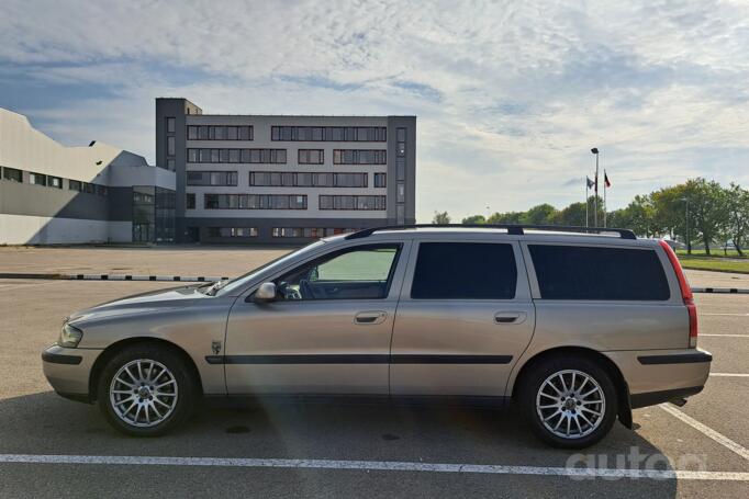 Volvo V70 2 generation wagon