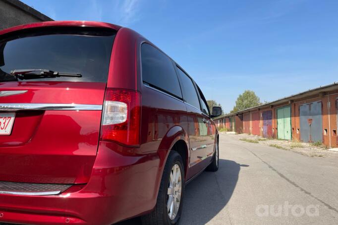 Chrysler Town and Country 5 generation Minivan