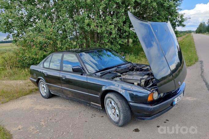 BMW 5 Series E34 Sedan