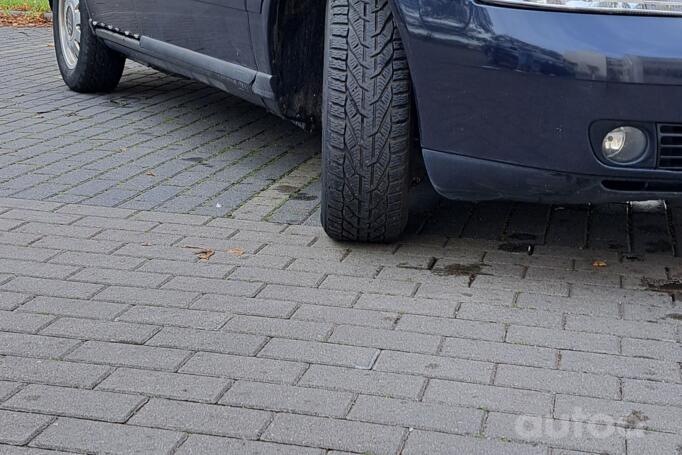 Audi A4 B5 Avant wagon 5-doors