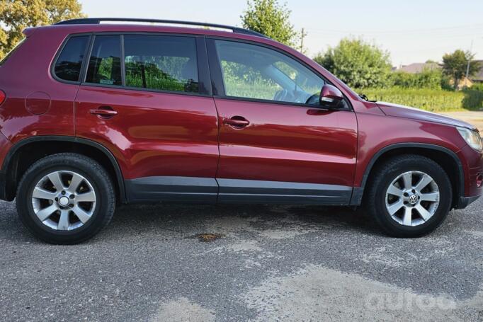 Volkswagen Tiguan 1 generation Crossover