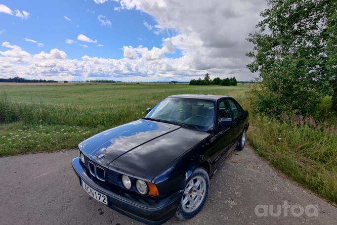 BMW 5 Series E34 Sedan