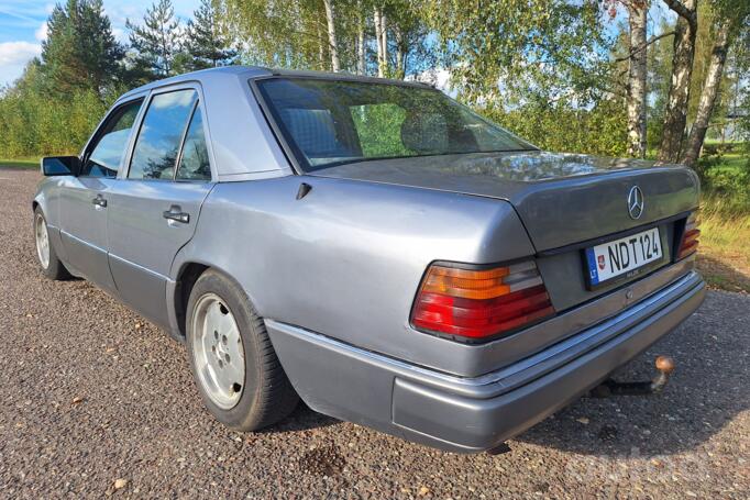 Mercedes-Benz W124 1 generation