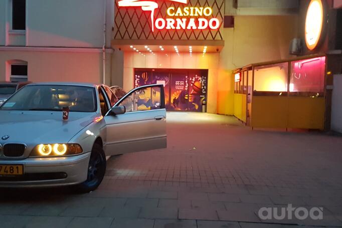 BMW 5 Series E39 Sedan 4-doors