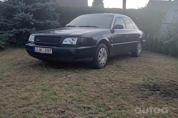 Audi A6 A4/C4 Sedan