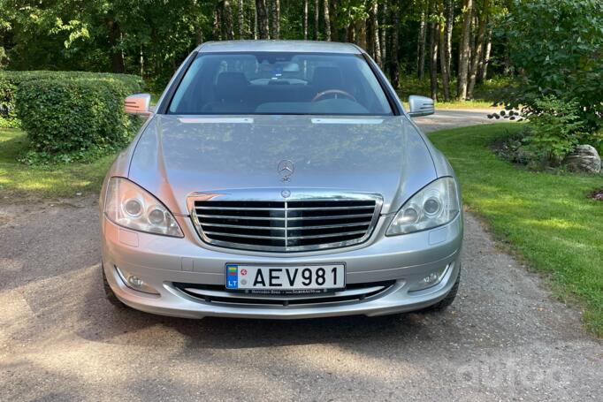 Mercedes-Benz S-Class W221 Sedan