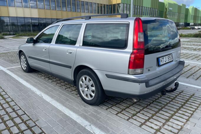 Volvo V70 2 generation wagon