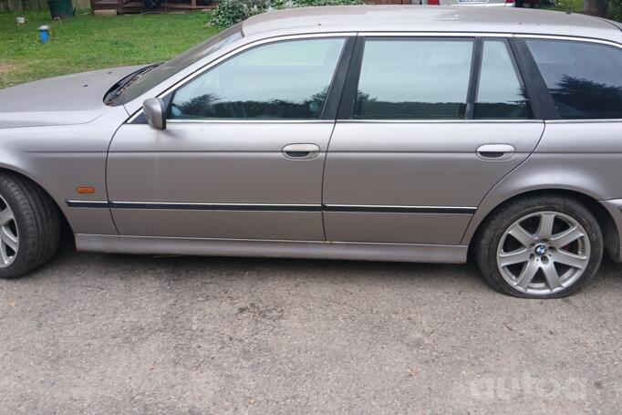 BMW 5 Series E39 Touring wagon