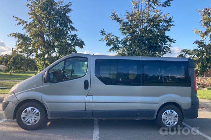 Renault Trafic 2 generation Minivan