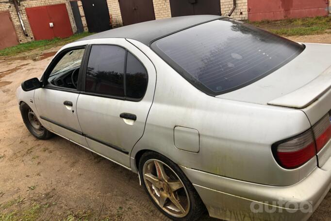 Nissan Primera P11 Sedan