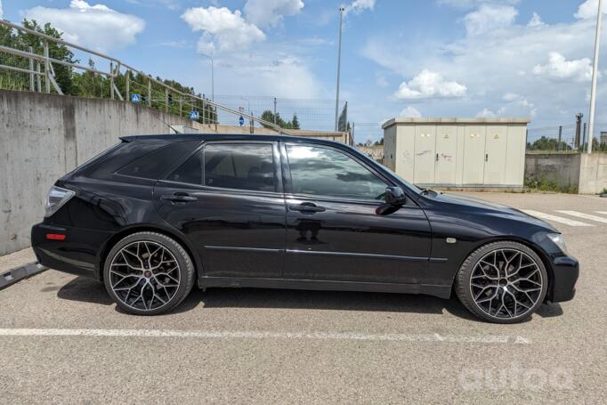 Lexus IS XE10 wagon