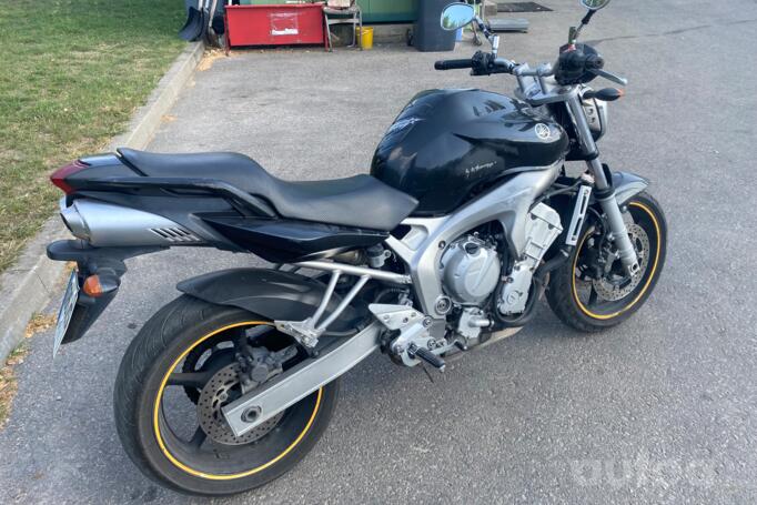 Yamaha FZS 600 Fazer