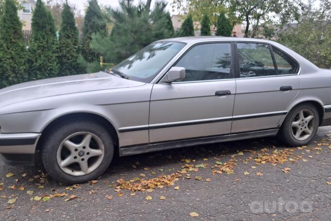 BMW 5 Series E34 Sedan