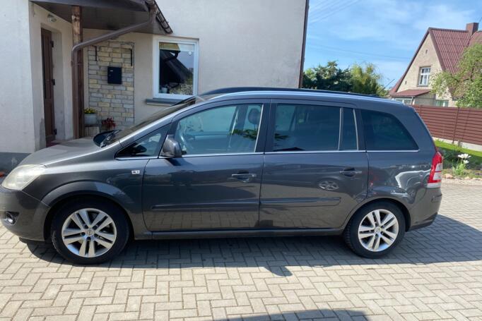 Opel Zafira B Minivan 5-doors