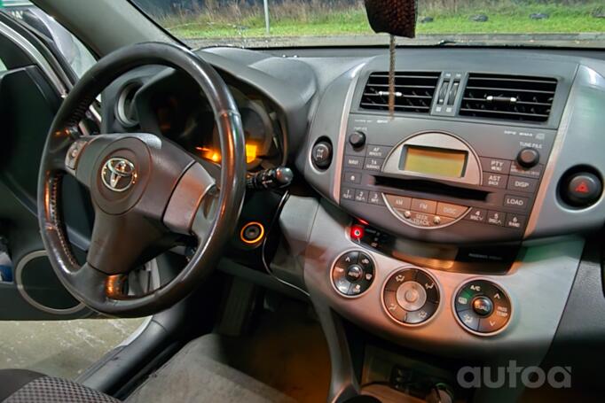 Toyota RAV4 2 generation [restyling] Crossover 5-doors