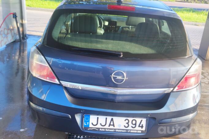 Opel Astra H Hatchback