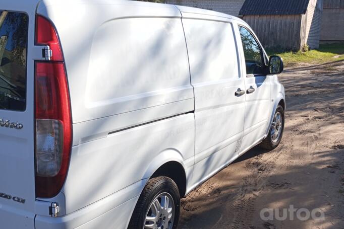 Mercedes-Benz Vito W639 Minivan 4-doors