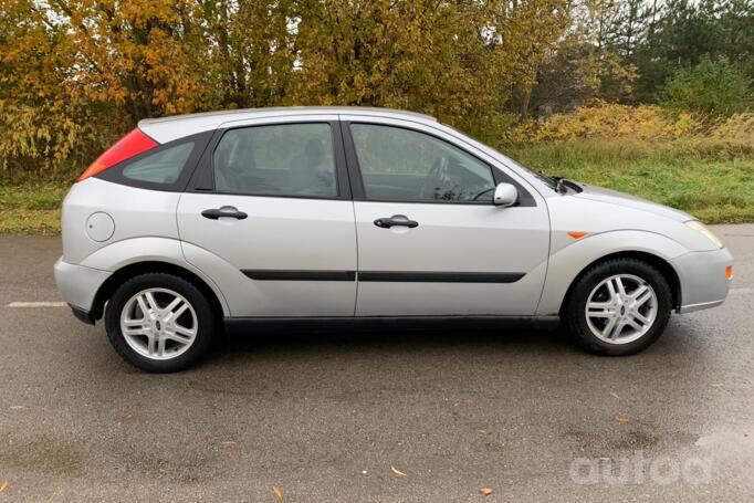 Ford Focus 1 generation [restyling] Hatchback 5-doors