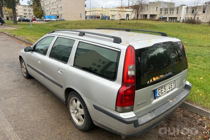 Volvo V70 2 generation wagon