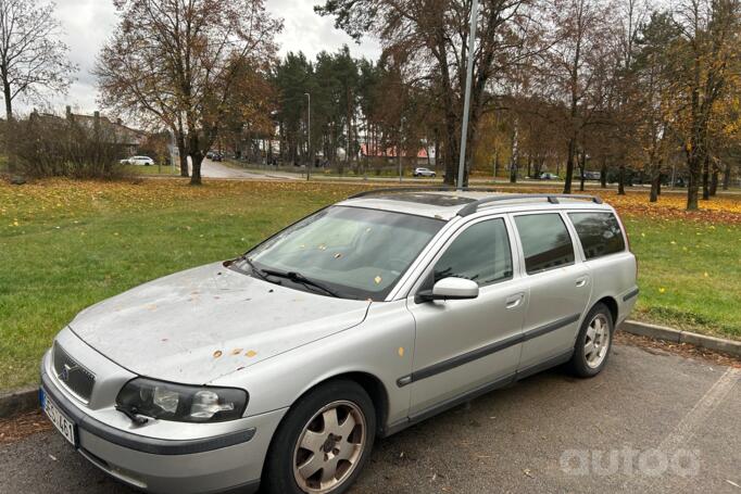 Volvo V70 2 generation wagon