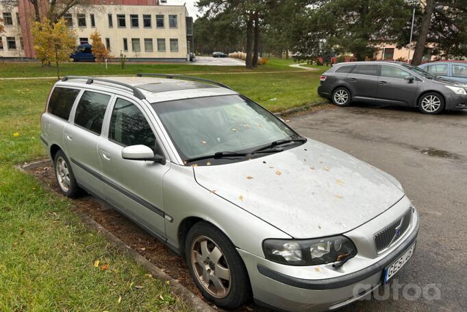 Volvo V70 2 generation wagon