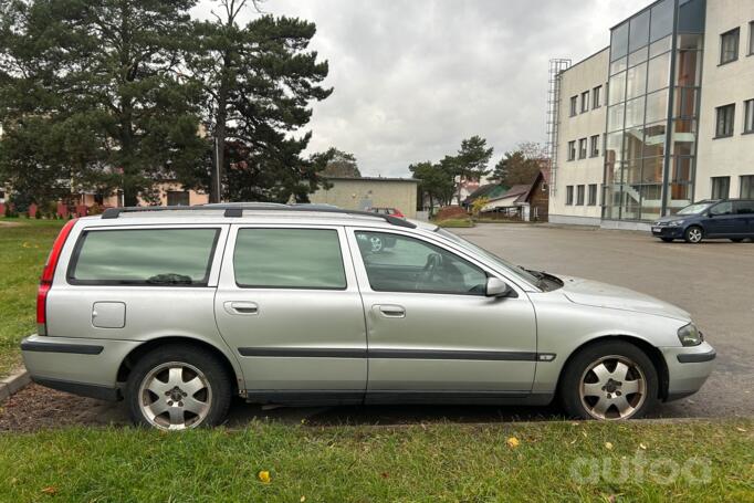 Volvo V70 2 generation wagon