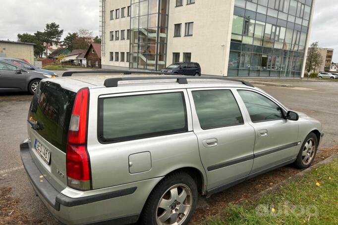 Volvo V70 2 generation wagon