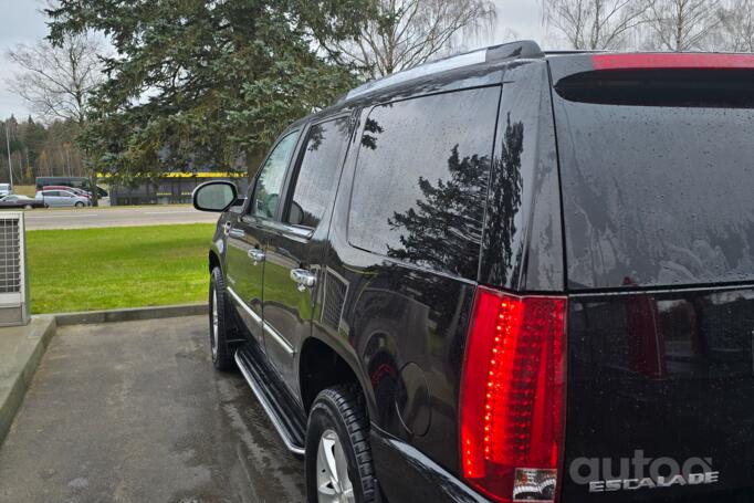 Cadillac Escalade 3 generation SUV