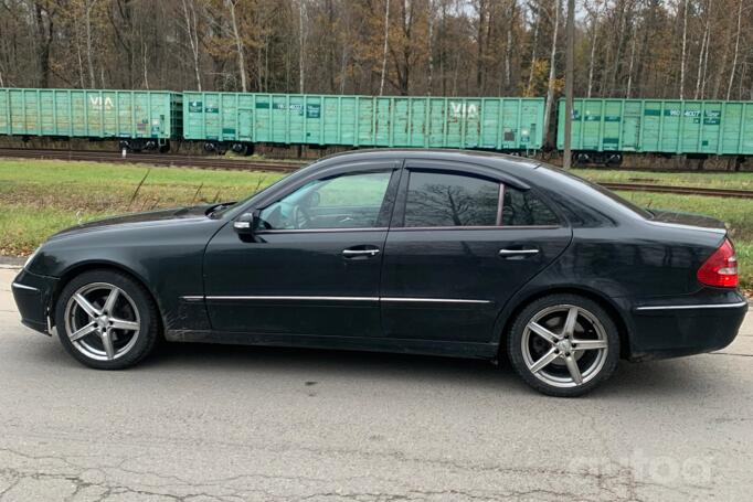 Mercedes-Benz E-Class W211 Sedan