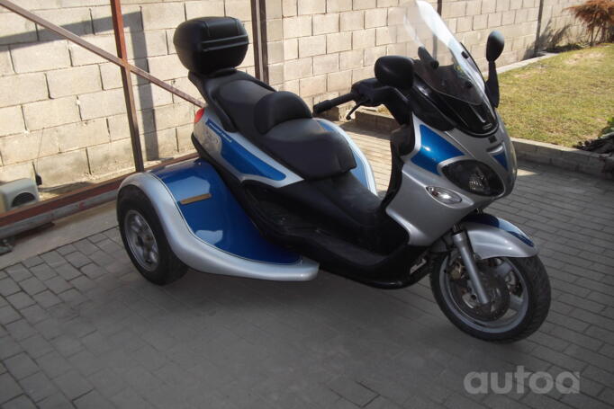 Piaggio X9