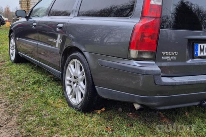 Volvo V70 2 generation wagon