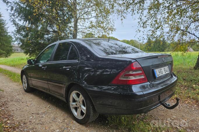 Mercedes-Benz C-Class W203/S203/CL203 Sedan