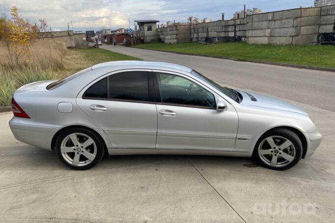 Mercedes-Benz C-Class W203/S203/CL203 Sedan 4-doors