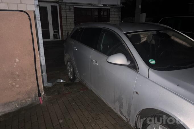 Opel Insignia A Sports Tourer wagon 5-doors