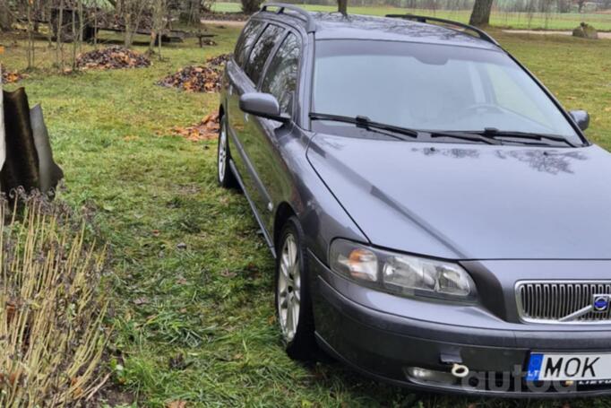 Volvo V70 2 generation wagon