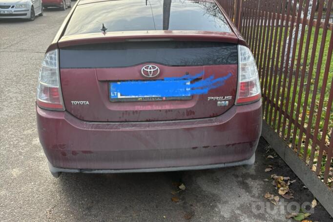 Toyota Prius 2 generation [restyling] (XW20)