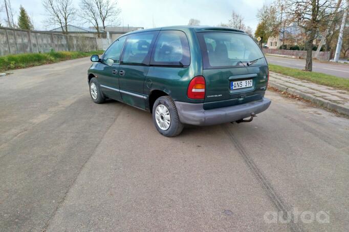 Chrysler Voyager 3 generation Grand minivan 5-doors