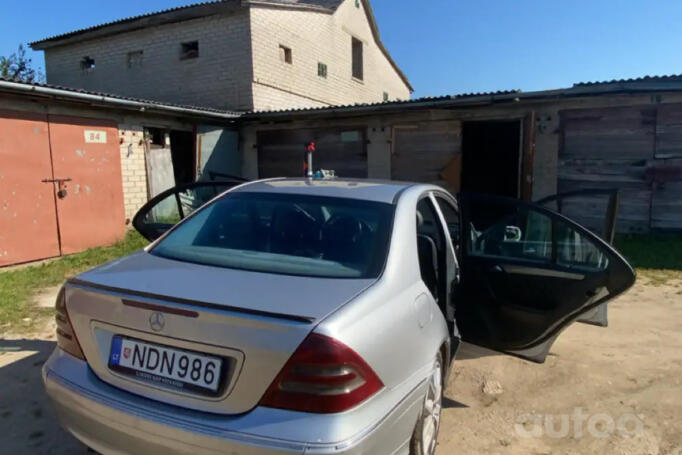 Mercedes-Benz C-Class W203/S203/CL203 Sedan