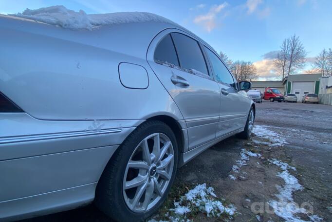 Mercedes-Benz C-Class W203/S203/CL203 Sedan