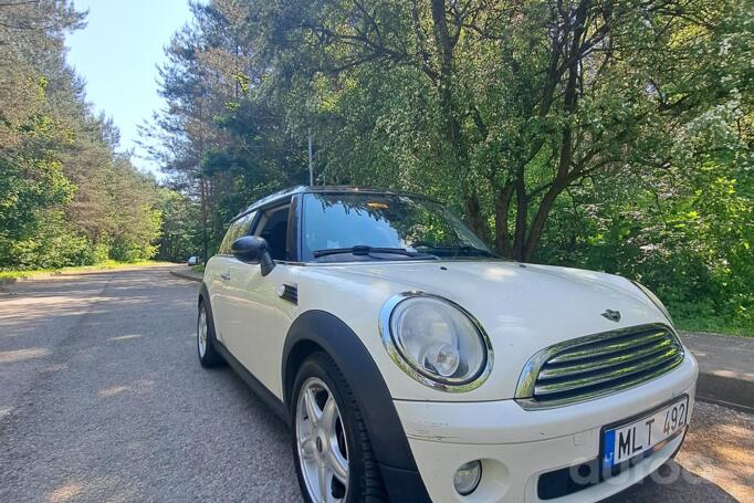 Mini Clubman 1 generation One wagon 4-doors