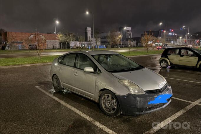 Toyota Prius 2 generation [restyling] (XW20)