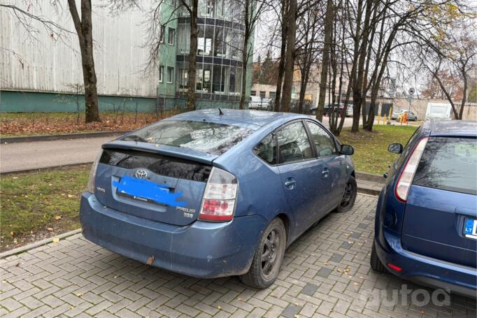 Toyota Prius 2 generation Hatchback