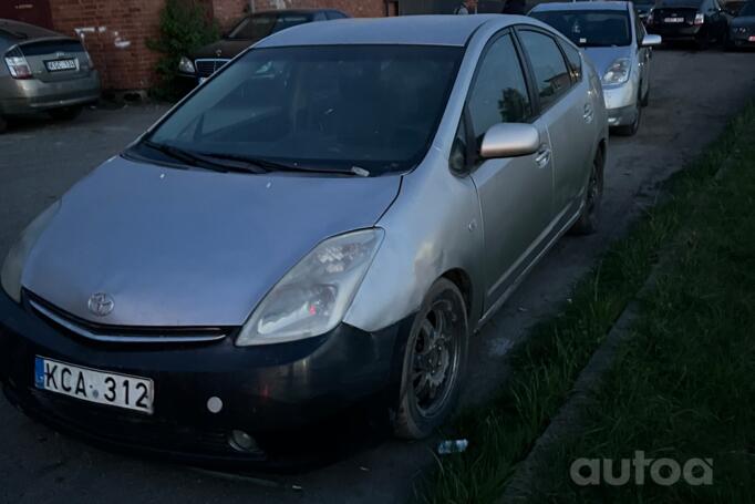 Toyota Prius 2 generation Hatchback