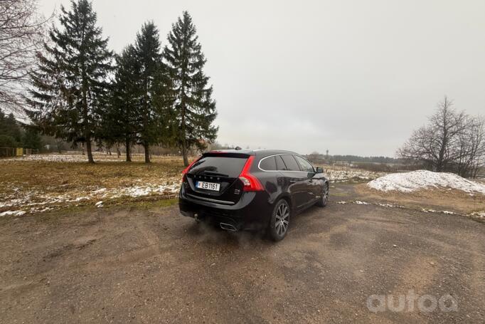 Volvo V60 1 generation [restyling] wagon 5-doors