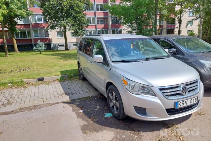 Volkswagen Routan 1 generation Minivan